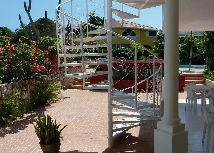 The Atrium At Ironshore Hotel
